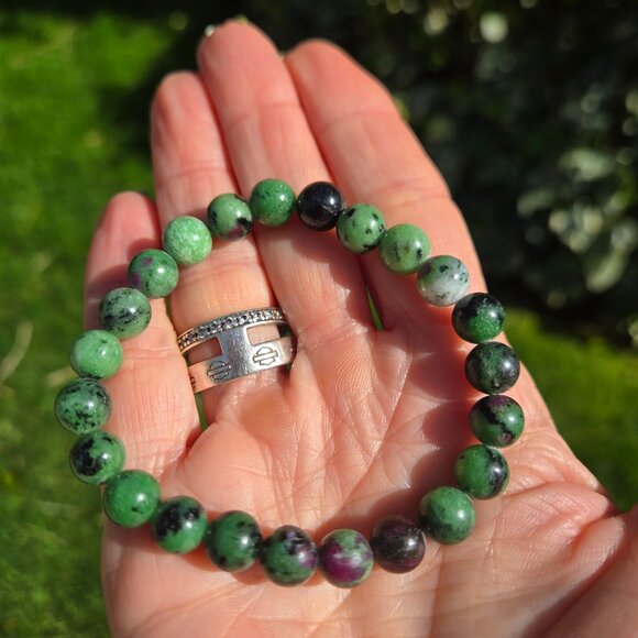 Ruby Zoisite Gemstone Beaded Bracelets - Picture 9 of 9